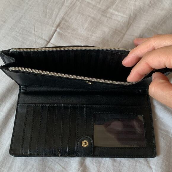 Victoria’s Secret Black Clutch Wallet EUC - Picture 4 of 4